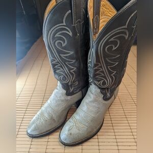 Justin Boots women's sz 7B . style L4669 gray leather round toe black embroidere